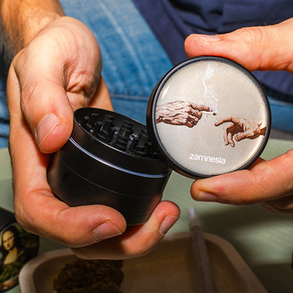 High Art Metalowy Młynek (kolekcja Zamnesia) – 4‑częściowy Ø50 mm