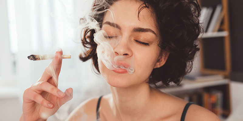 Porównanie marihuany z klasycznymi psychodelikami