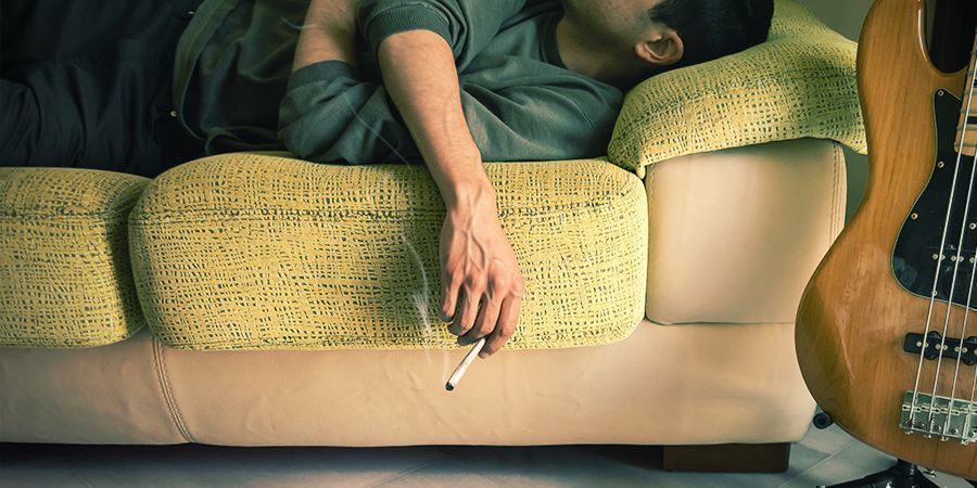 LENIWE HAJ NA KANAPIE (COUCH-LOCK)