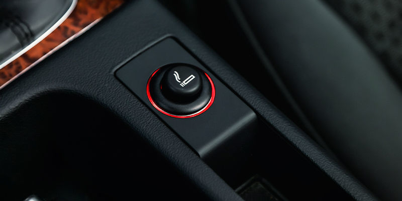 Chwyć zapalniczkę samochodową Chwyć zapalniczkę samochodową