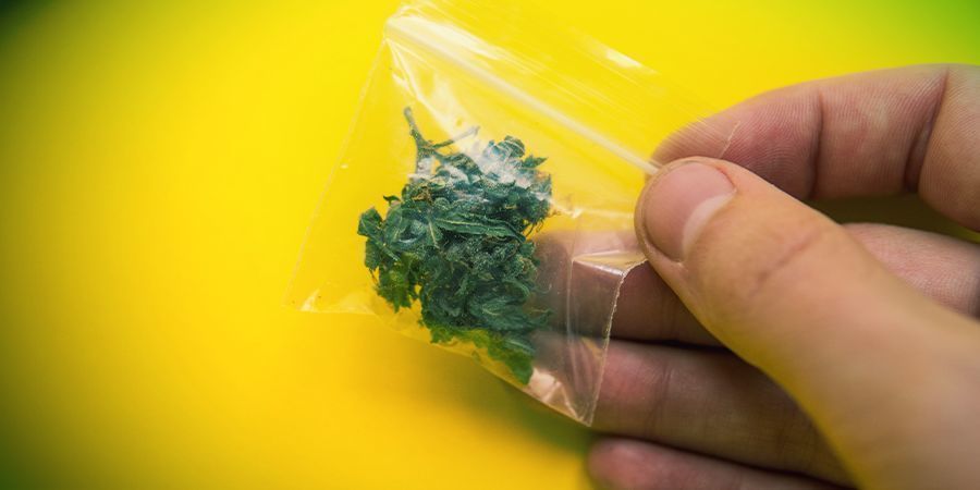 Porady, jak ukryć zapach zioła w miejscu publicznym