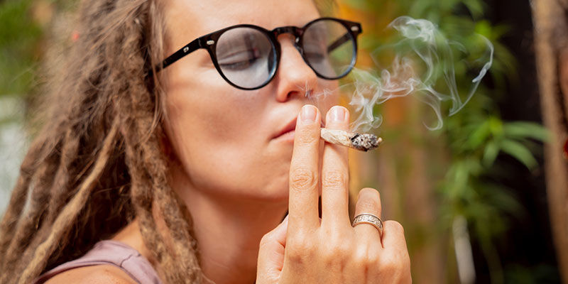 Czy palenie pomoże ci schudnąć? Should you smoke to lose weight?