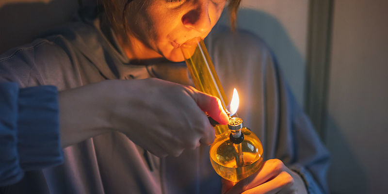 Bongs/ Water Pipes Bongs/ Water Pipes