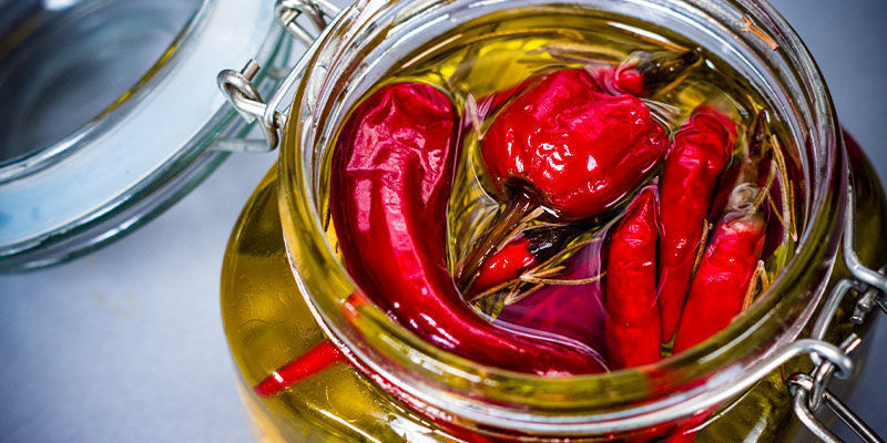 Przygotowanie oleju chilli: to naprawdę proste