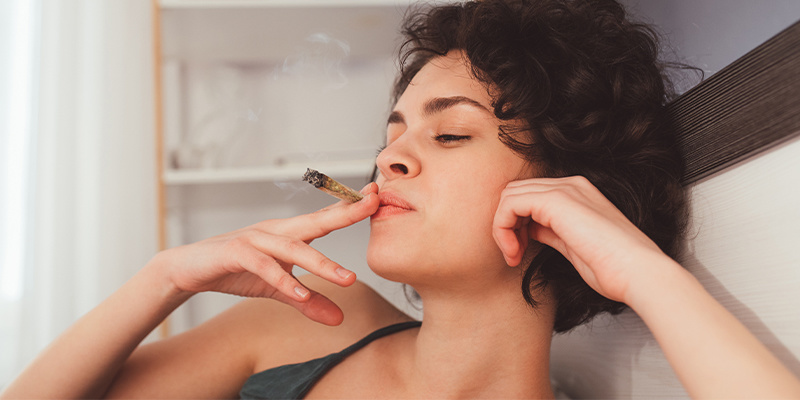 Jak unikać kaszlu podczas palenia marihuany