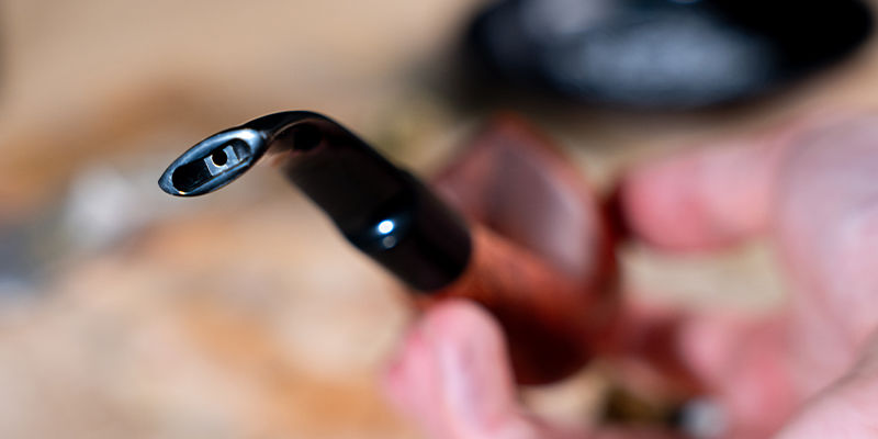 Fajki tytoniowe mają małe ustniki