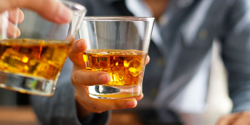 Jak dojść do siebie po kacu po MDMA: czystość i łączenie z innymi substancjami