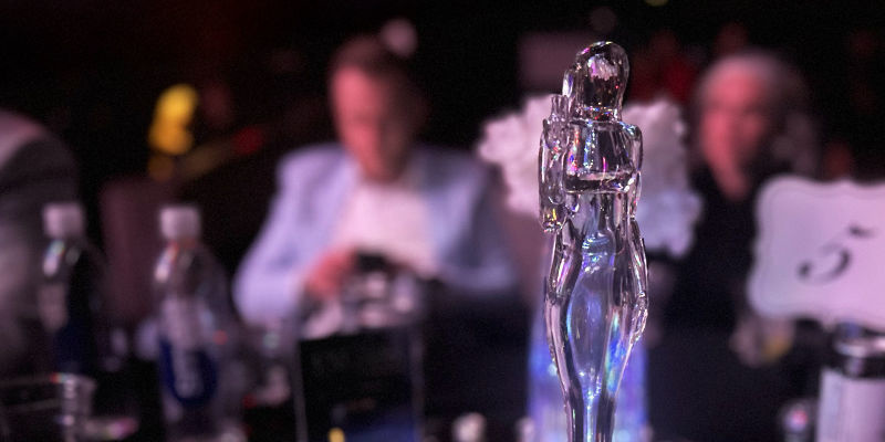 Świętując wielkie zwycięstwo Zamnesii w Mieście Grzechu