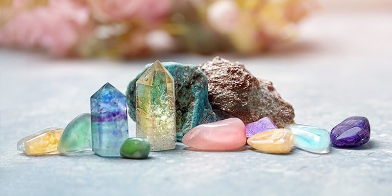 Zrównoważony i pełen energii: przed Tobą podróż z kryształami