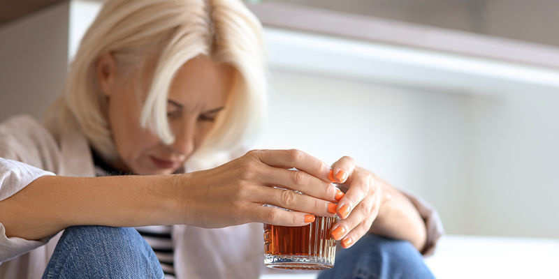 Jak kratom wchodzi w interakcje z innymi lekami i substancjami? Jak kratom wchodzi w interakcje z innymi lekami i substancjami?