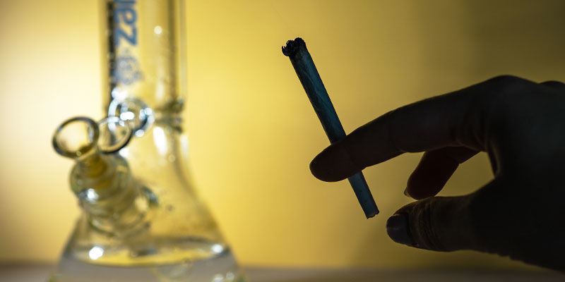 Czy woda w bongo odfiltrowuje THC? Czy woda w bongo odfiltrowuje THC?