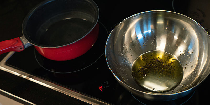 Jak zrobić olejek do masażu z marihuaną (THC)