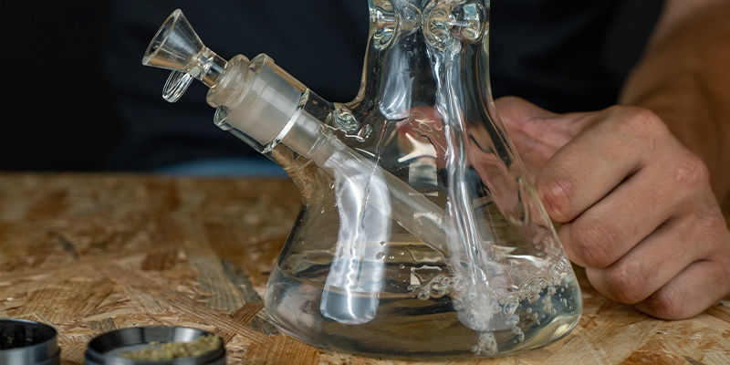 Używaj wody destylowanej Używaj wody destylowanej