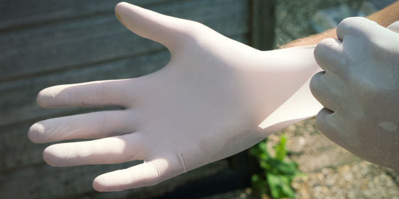 Załóż rękawiczki i zacznij pocierać!