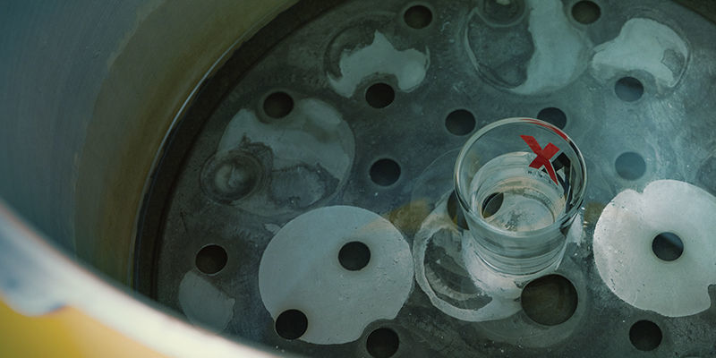 Strzykawka z zarodnikami grzybków halucynków: wyłącz ogrzewanie i pozwól wodzie ostygnąć do temperatury pokojowej