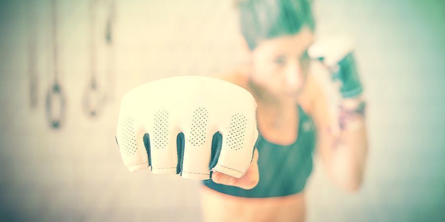 MOŻE ZWIĘKSZAĆ PEWNOŚĆ SIEBIE I WSPIERAĆ FUNKCJE POZNAWCZE