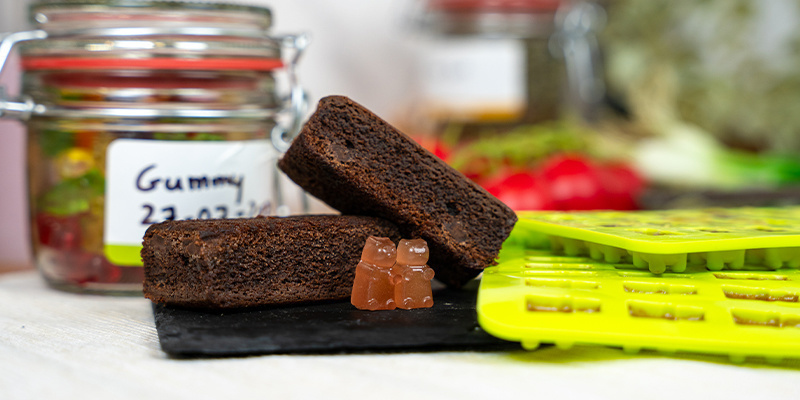 Co lepsze: żelki z konopi czy brownie z marihuaną?