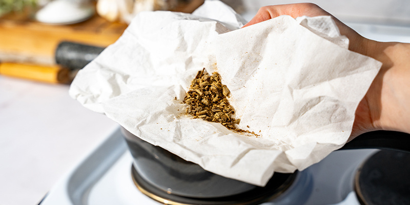 Break up your hash onto the paper towel.