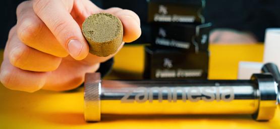 Jak używać prasy do pyłku, aby zrobić monety haszyszowe