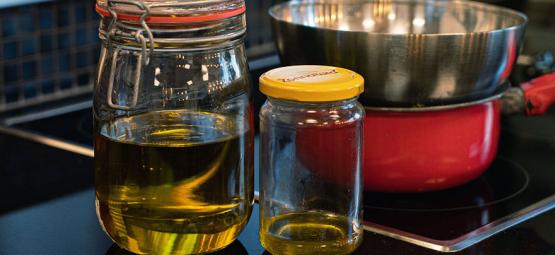 Jak zrobić rozluźniający olejek do masażu z dodatkiem konopi i CBD